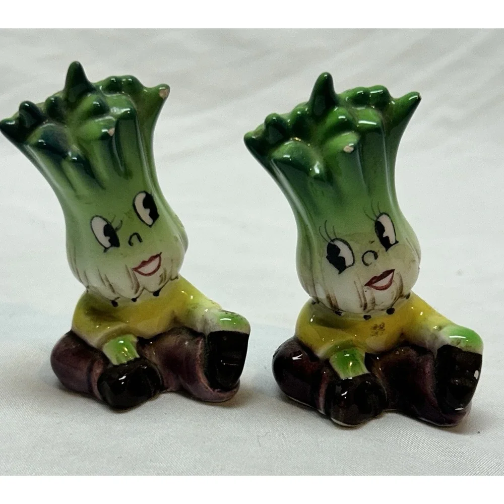 Vintage Salt & Pepper Shaker Ucagco Anthropomorphic Happy Celery Stalk Heads